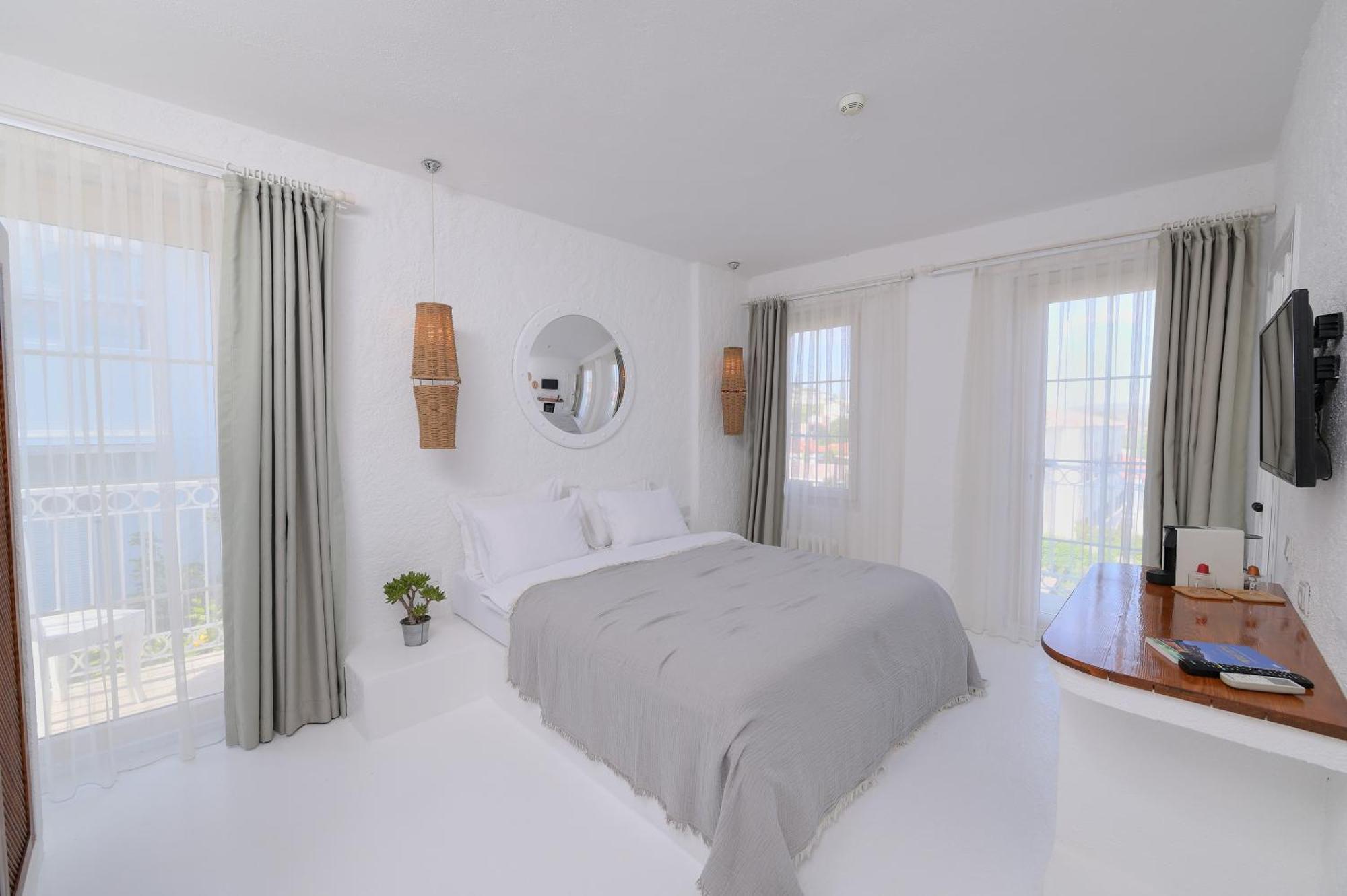 Peremere Alacati Otel Exterior photo