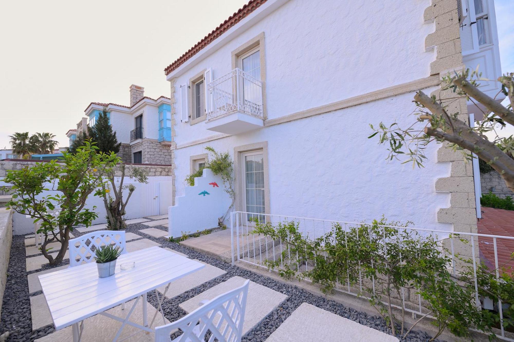 Peremere Alacati Otel Exterior photo