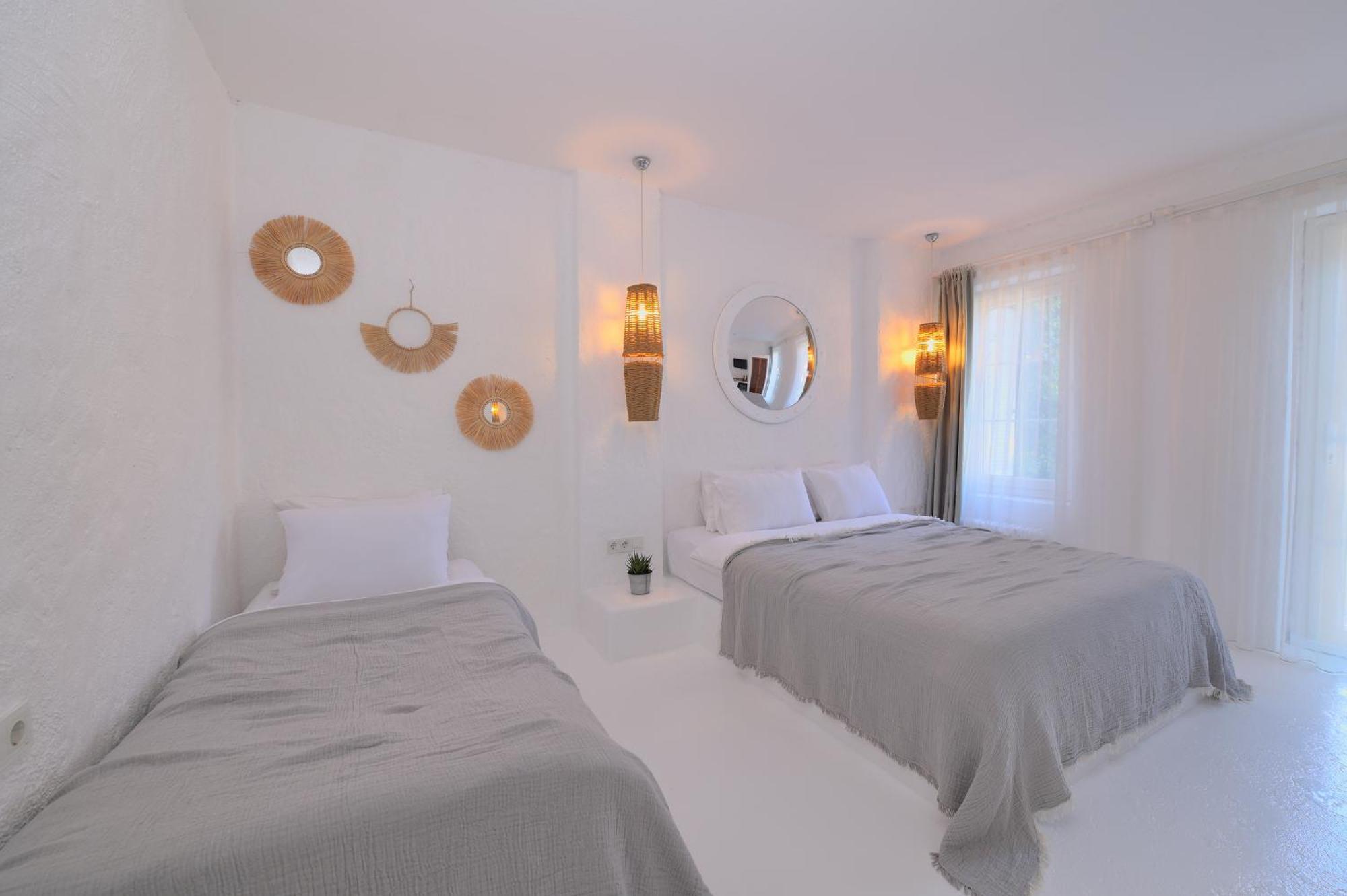 Peremere Alacati Otel Exterior photo