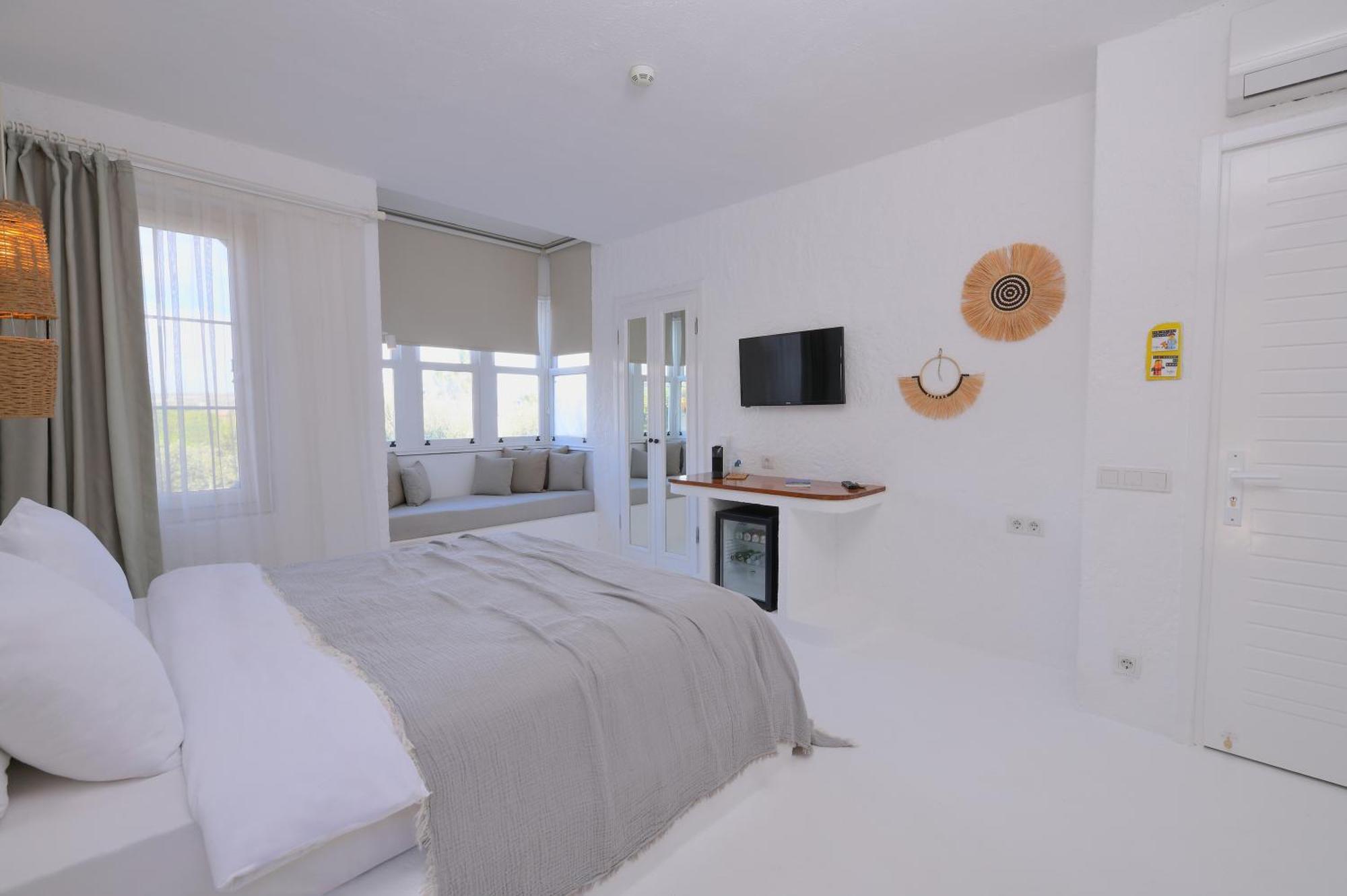 Peremere Alacati Otel Exterior photo