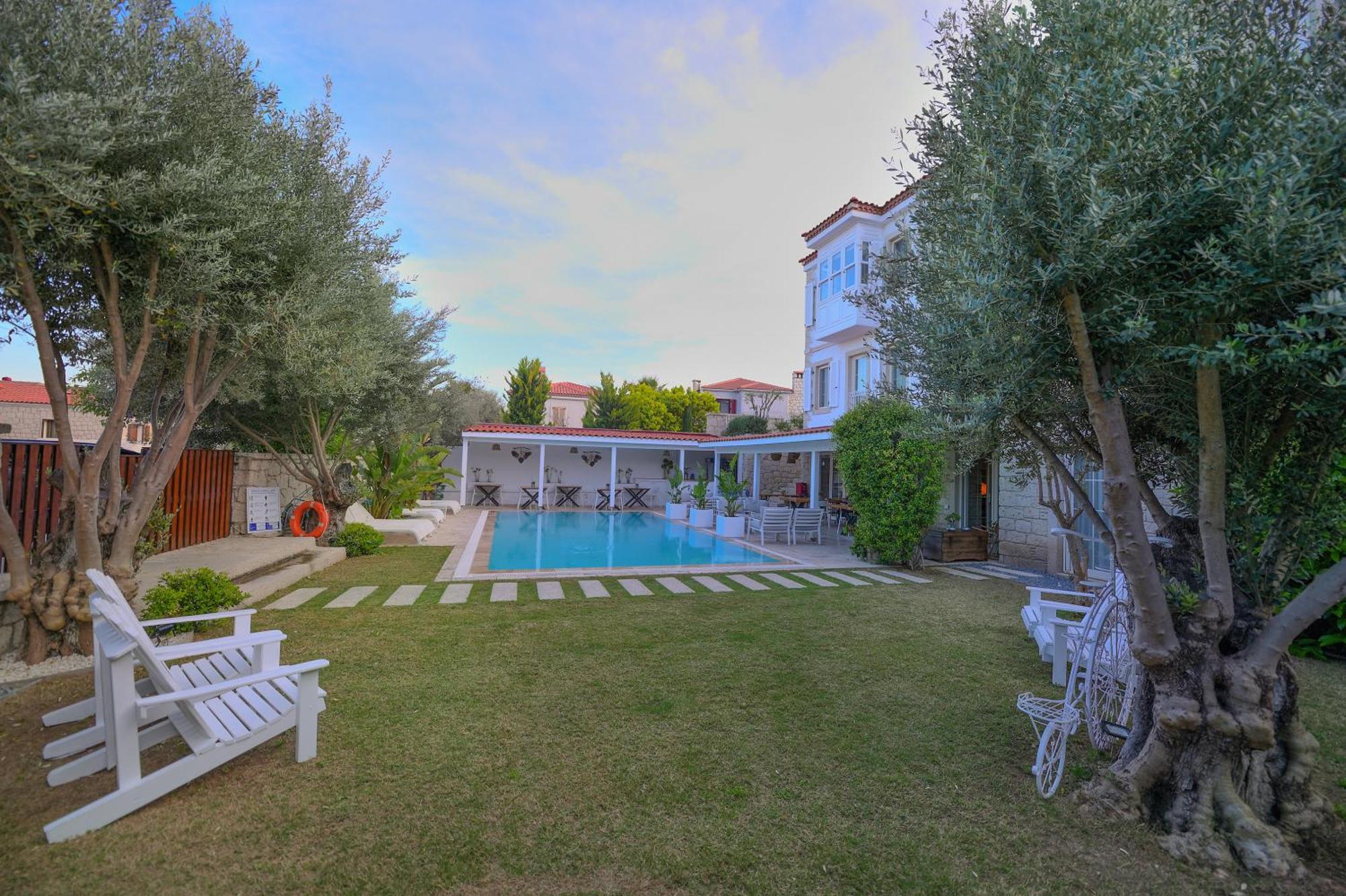 Peremere Alacati Otel Exterior photo